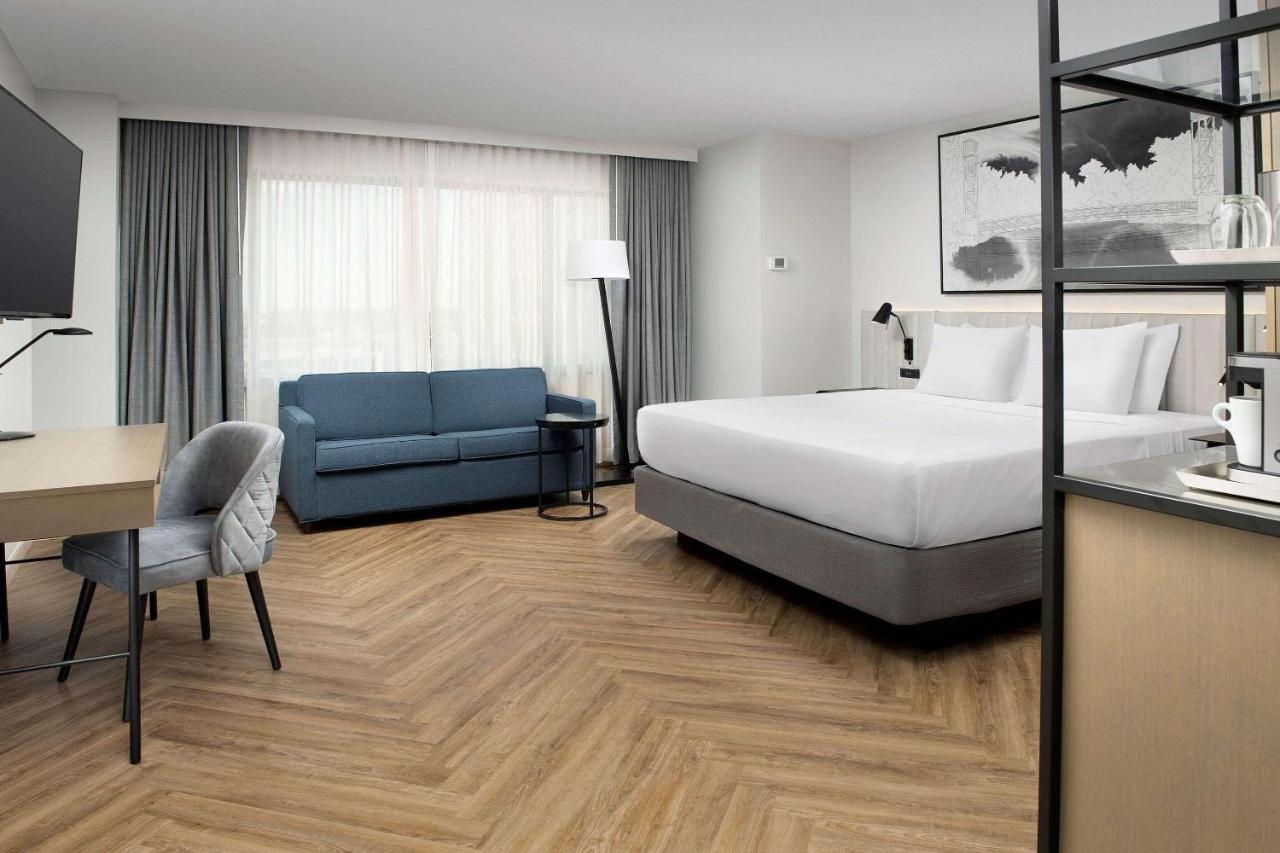 Radisson Blu Fargo , ND 58102 near Hector International Airport View Point 1