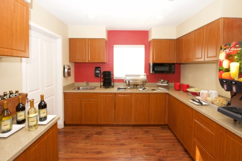 TownePlace Suites by Marriott Seattle Everett/Mukilteo , WA 98275 near Snohomish County Airport (paine Field) View Point 9