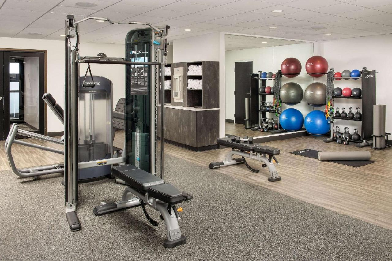 Radisson Blu Fargo , ND 58102 near Hector International Airport View Point 6