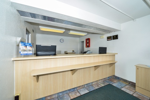 Americas Best Value Inn Lincoln Airport , NE 68521 near Lincoln Airport View Point 3