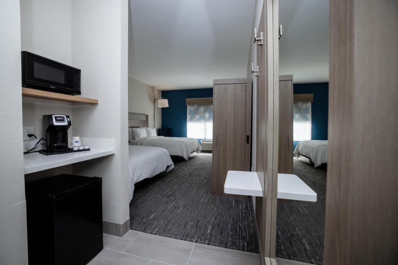 Holiday Inn Express & Suites Tampa Stadium - Airport Area, an IHG Hotel , FL 33607 near Tampa International Airport View Point 3