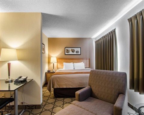 COMFORT INN REGINA , SK S4Z 1A4 near Regina International Airport View Point 6
