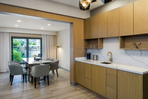 Delta Hotels by Marriott Ontario Airport , CA 91761 near Ontario International Airport View Point 16