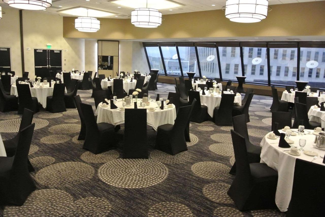 Radisson Blu Fargo , ND 58102 near Hector International Airport View Point 3
