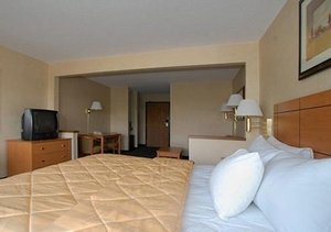 Quality Inn & Suites Des Moines Airport , IA 50321 near Des Moines International Airport View Point 9