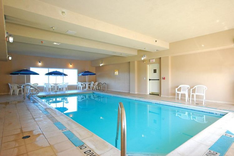 Days Inn Pittsburgh International Airport , PA 15108 near Pittsburgh International Airport View Point 4