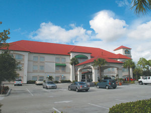 La Quinta Inn & Suites Fort Myers Airport , FL 33912 near Southwest Florida International Airport View Point 9