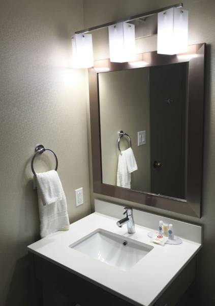 Comfort Inn Aeroport YUL , Quebec H9P 1C1 near Montreal-Pierre Elliott Trudeau Int. Airport View Point 2