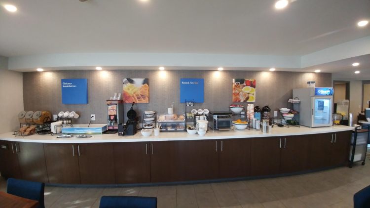 Comfort Inn Aeroport YUL , Quebec H9P 1C1 near Montreal-Pierre Elliott Trudeau Int. Airport View Point 7