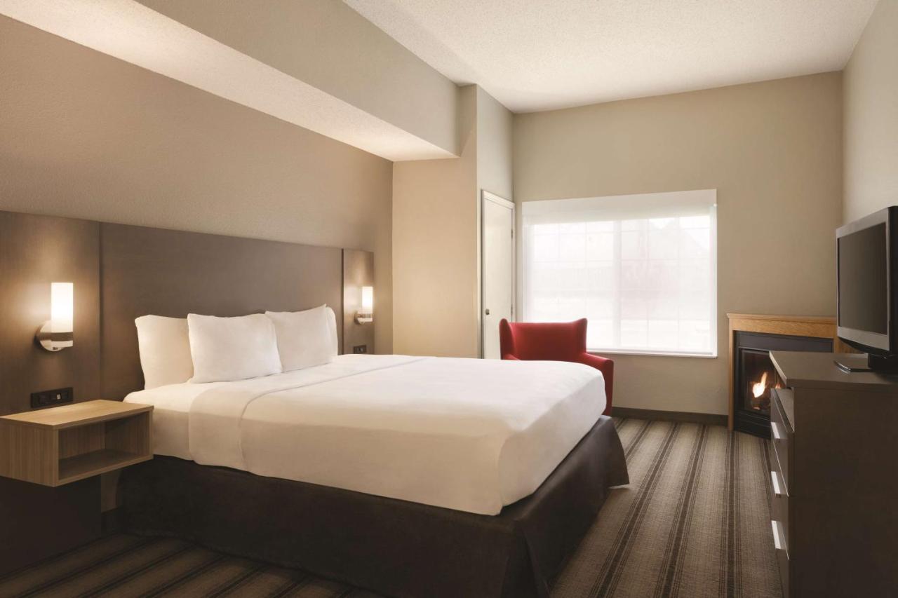 Country Inn And Suites Indianapolis Airport South , IN 46221 near Indianapolis International Airport View Point 4