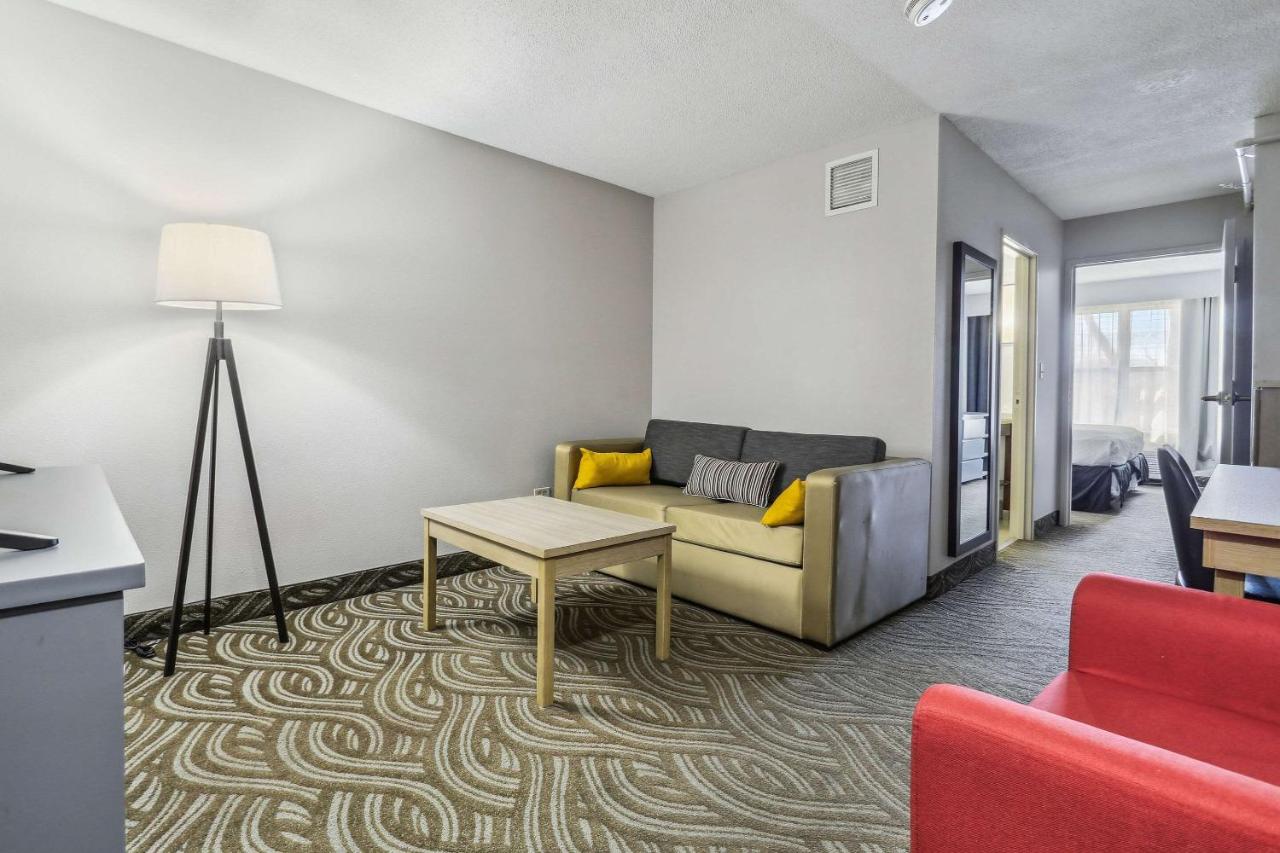 Country Inn & Suites by Radisson, Chicago O\'Hare South, IL , IL 60106 near Ohare International Airport View Point 4