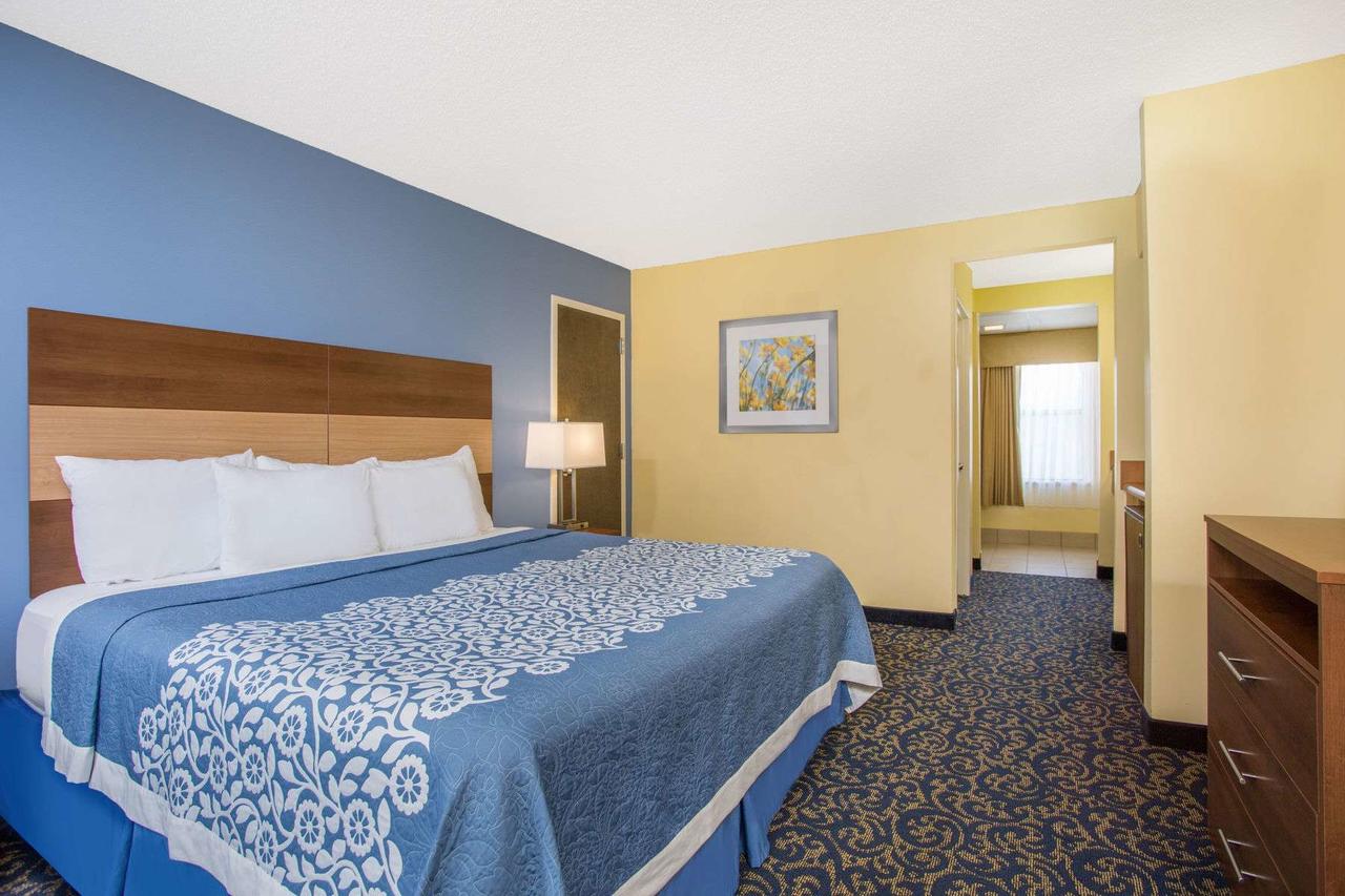 Days Inn By Wyndham Raleigh-Airport-Research Triangle Park , NC 27560 near Raleigh-durham International Airport View Point 4