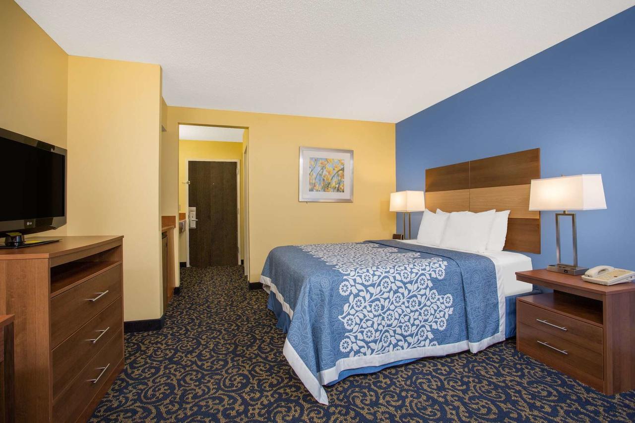 Days Inn By Wyndham Raleigh-Airport-Research Triangle Park , NC 27560 near Raleigh-durham International Airport View Point 5
