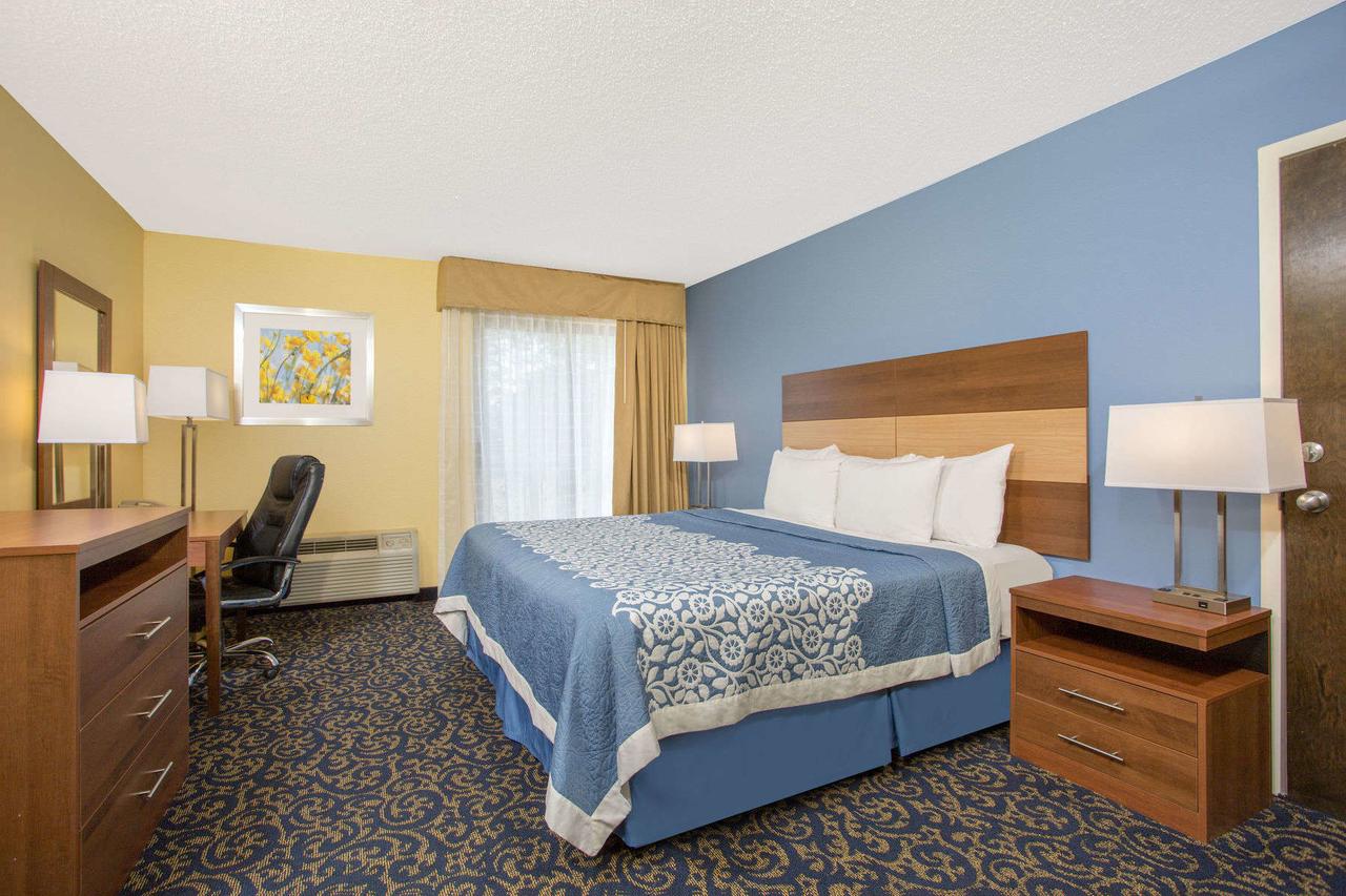 Days Inn By Wyndham Raleigh-Airport-Research Triangle Park , NC 27560 near Raleigh-durham International Airport View Point 7