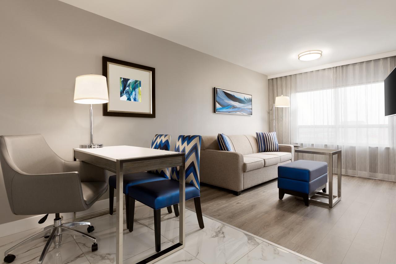 Embassy Suites by Hilton, Toronto Airport , On M9W5G1 near Toronto Pearson Airport View Point 5