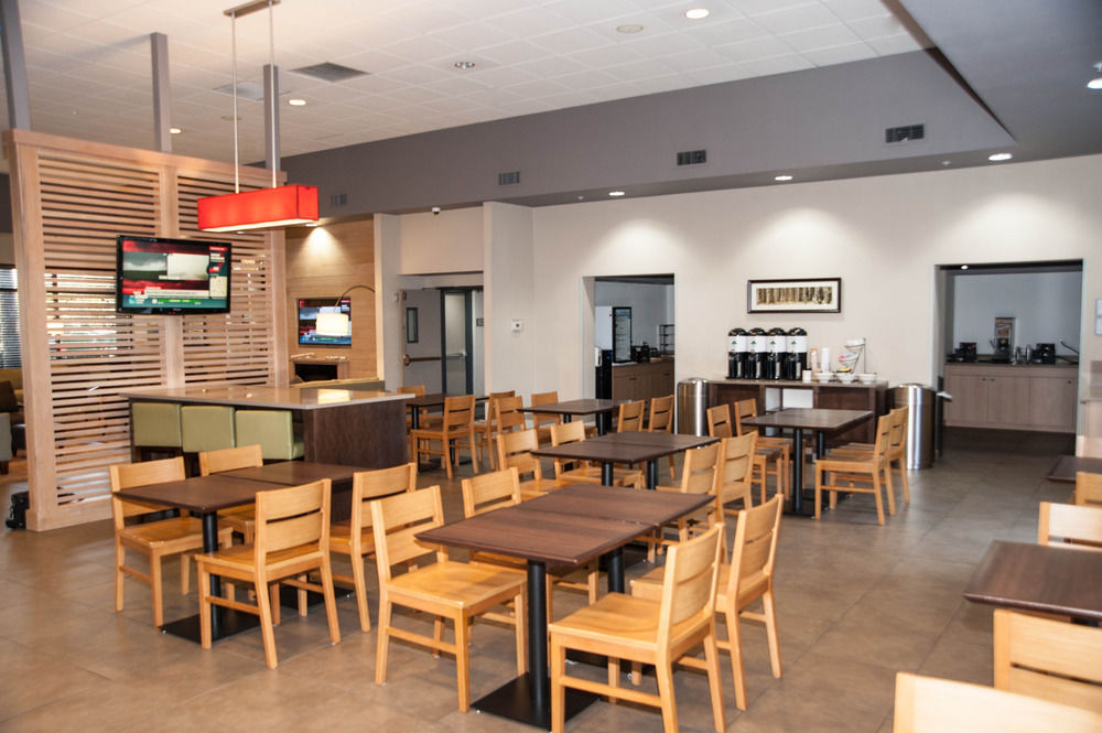 GreenTree Inn and Suites Phoenix Sky Harbor , AZ 85040 near Sky Harbor International Airport View Point 8