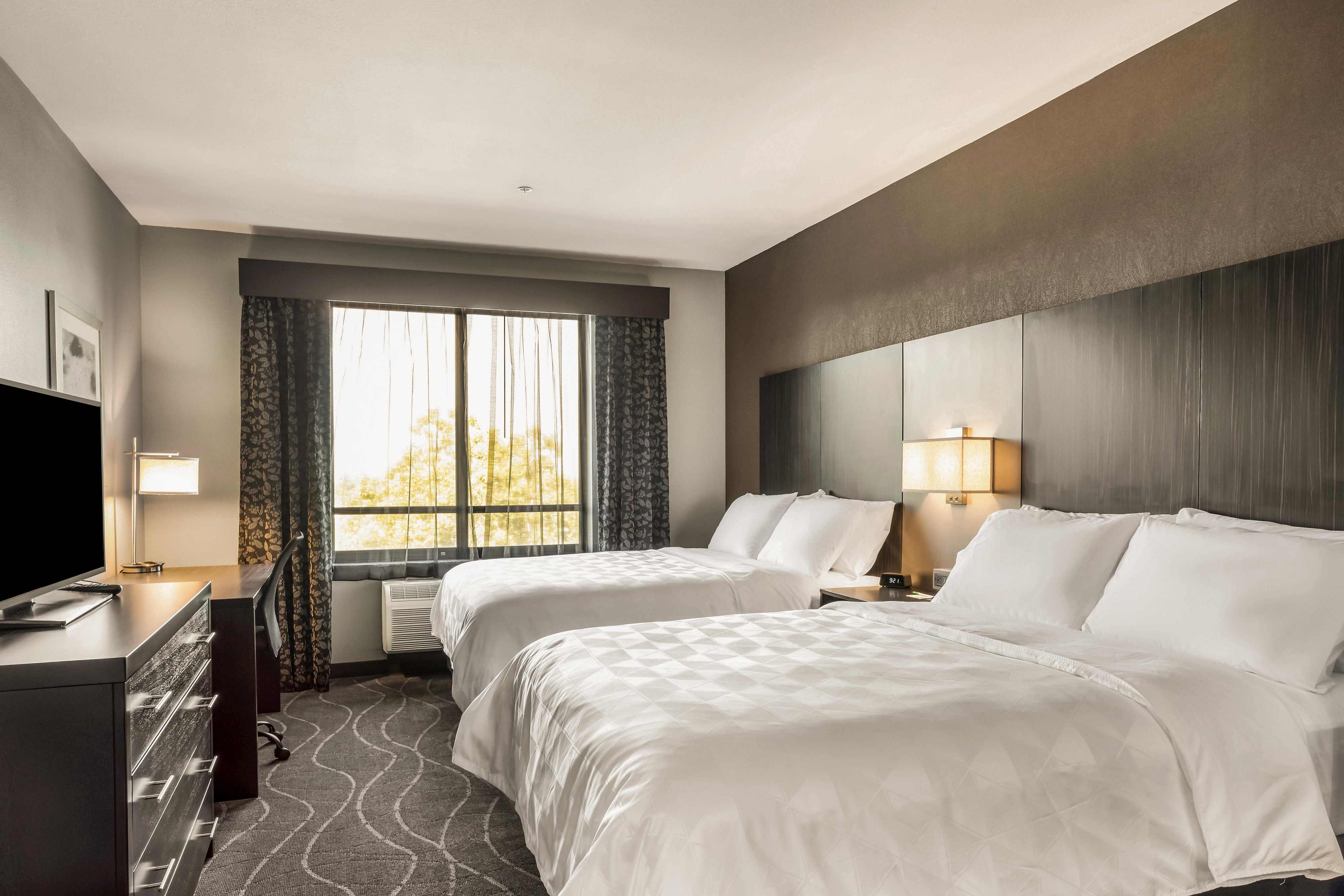 Holiday Inn & Suites Milpitas – Silicon Valley , CA 95035 near Norman Y. Mineta San Jose Intl Airport View Point 3