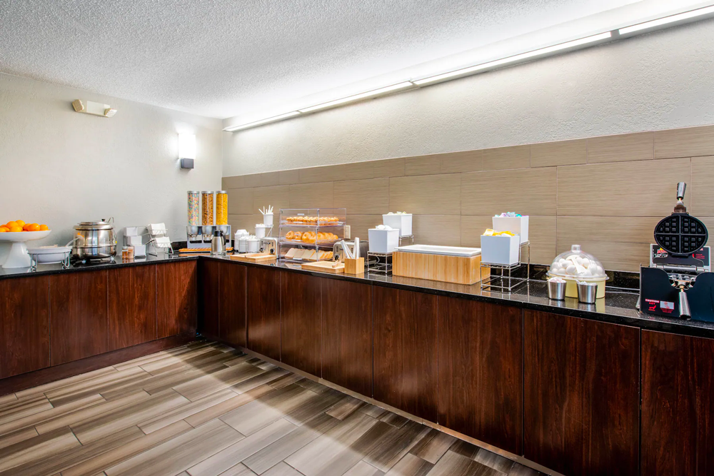La Quinta Inn & Suites Fort Lauderdale Tamarac , Fl 33319 near Fort Lauderdale-hollywood International Airport View Point 10