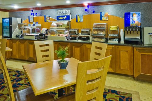 Holiday Inn Express Miami - Doral , FL 33166 near Miami International Airport View Point 5