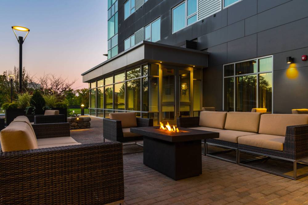Ac Hotel By Marriott Boston Cambridge 9