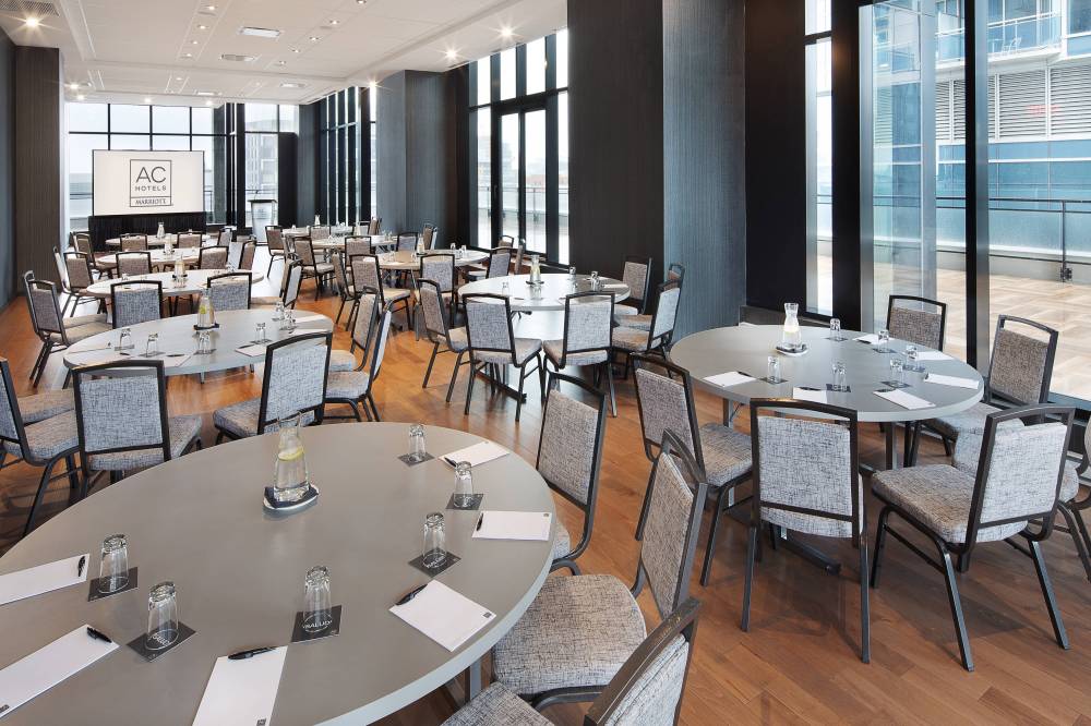 Ac Hotel By Marriott Montreal Downtown 10