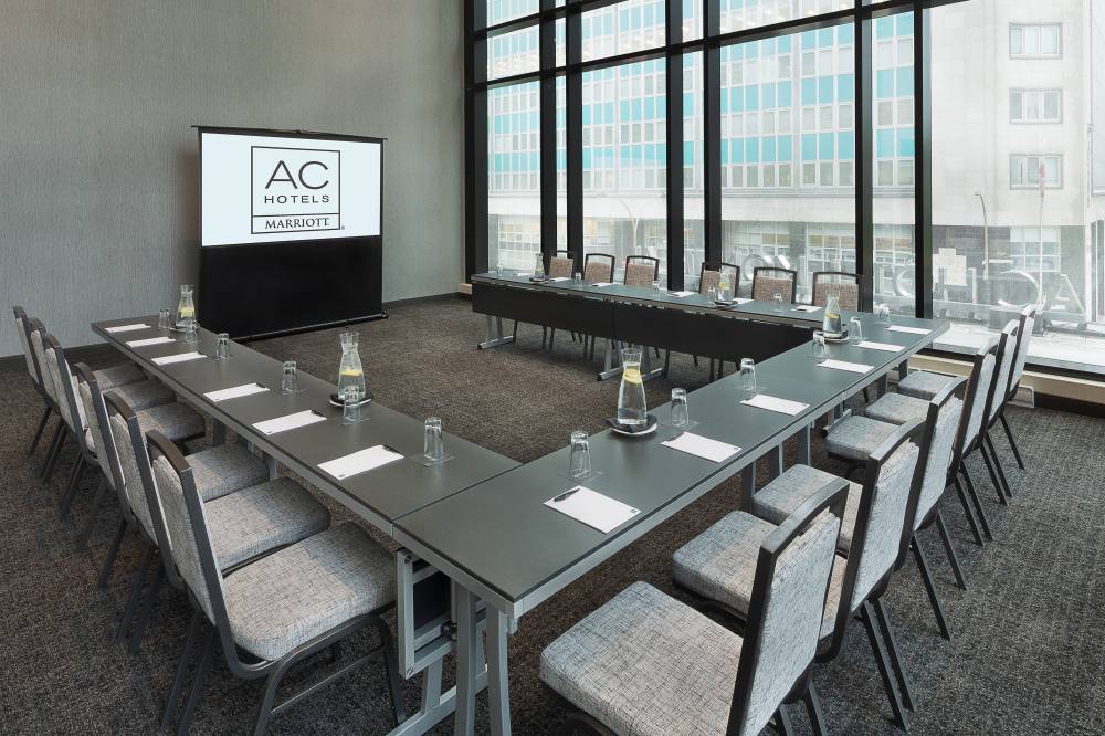 Ac Hotel By Marriott Montreal Downtown 9
