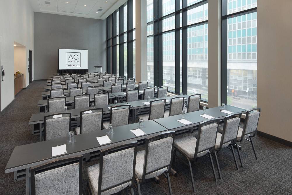 Ac Hotel By Marriott Montreal Downtown 8