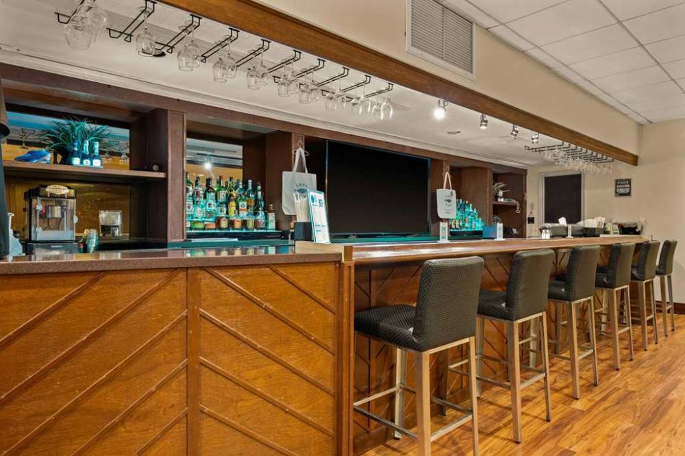 Airport Honolulu Hotel, Trademark Collection By Wyndham 5