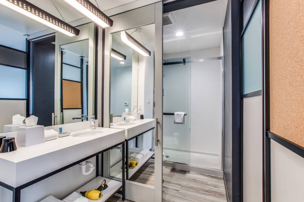 Aloft Dallas Arlington Entertainment District 1