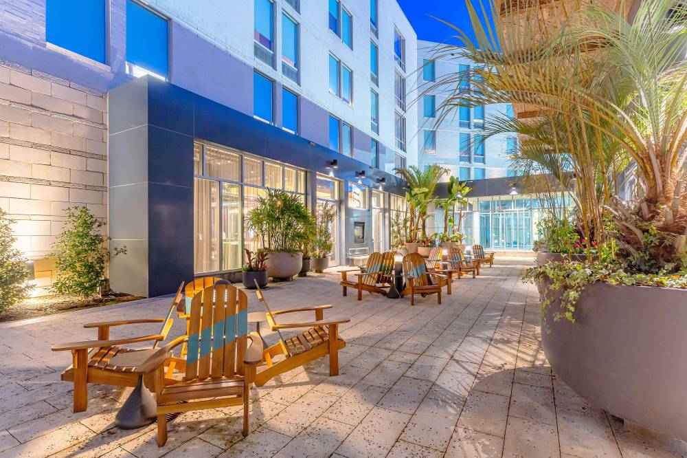 Aloft Jacksonville Tapestry Park 6
