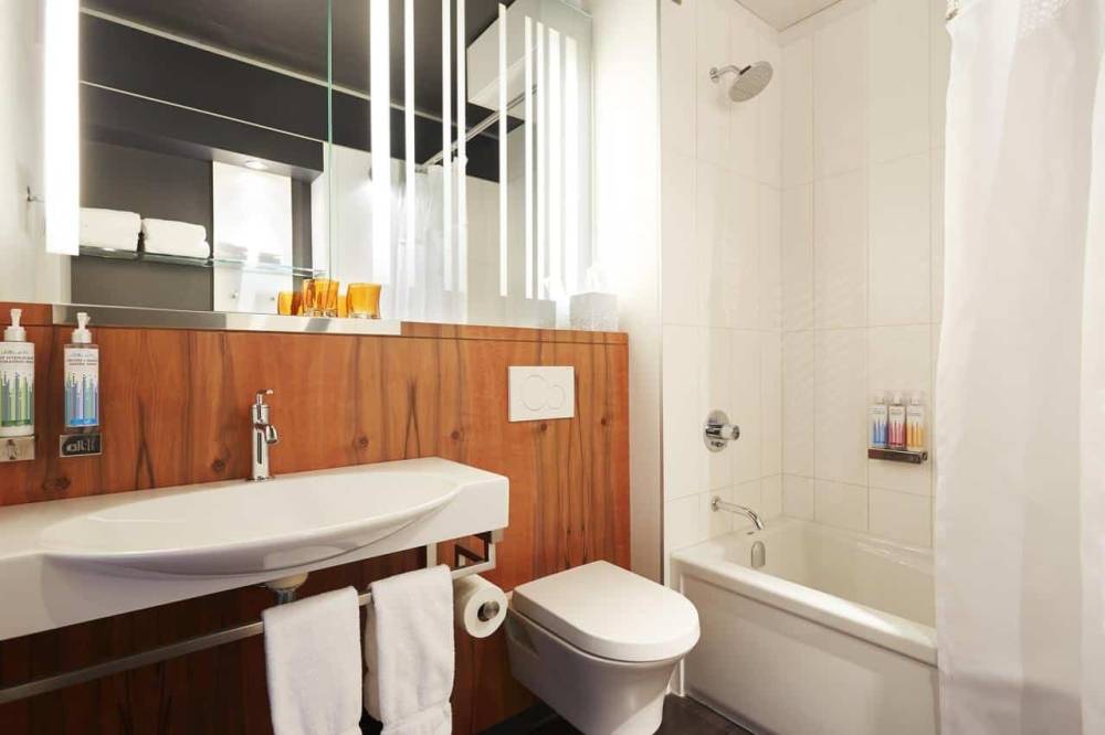 Alt Hotel Montreal 9