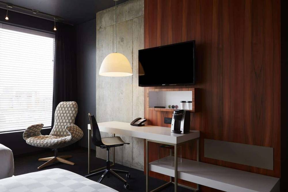 Alt Hotel Montreal 10