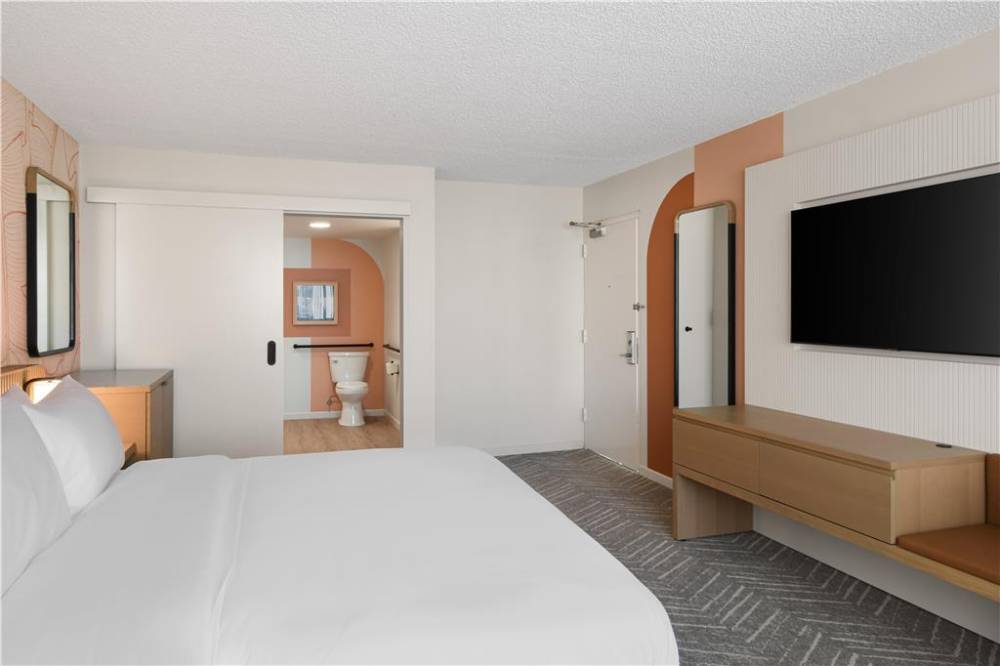 Ambassador Hotel Of Waikiki  Tapestry Collection By Hilton 5
