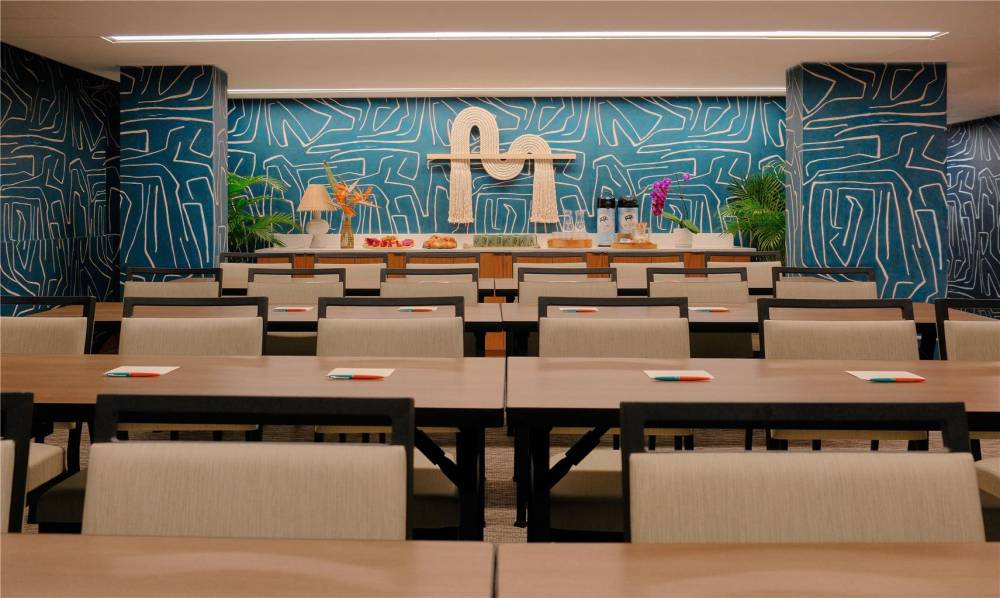Ambassador Hotel Of Waikiki  Tapestry Collection By Hilton 1