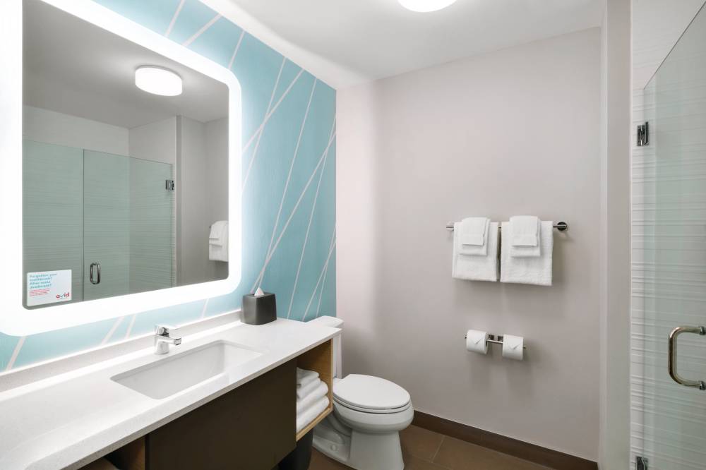 Avid Hotel Airport 1