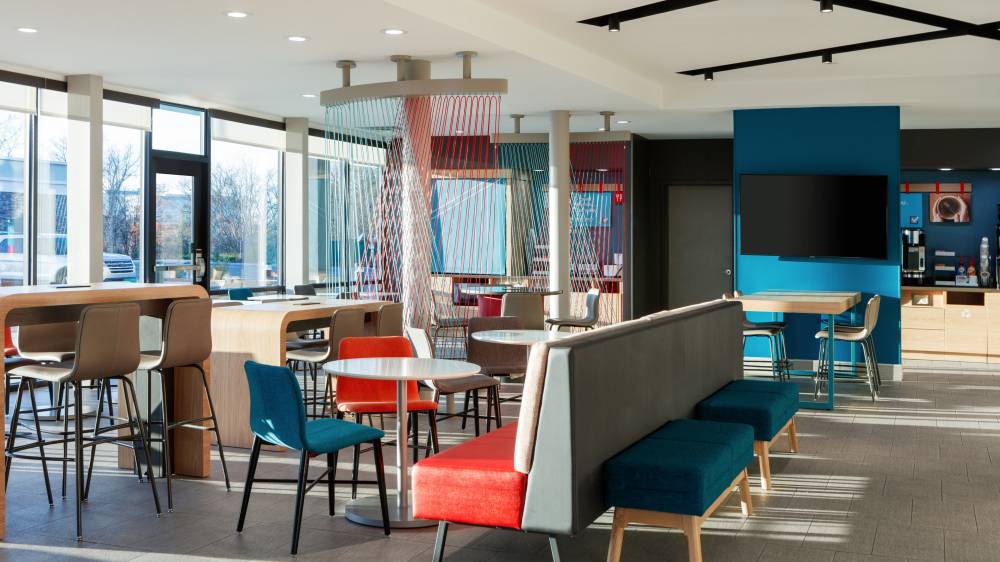 Avid Hotel Traverse City 3