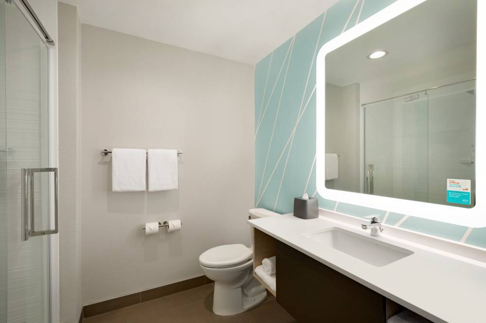 Avid Hotels International Airport