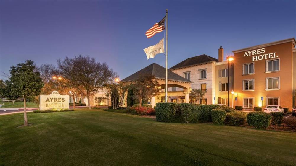 Ayres Hotel Seal Beach 4