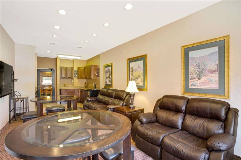Baymont By Wyndham Tucson Airport 5