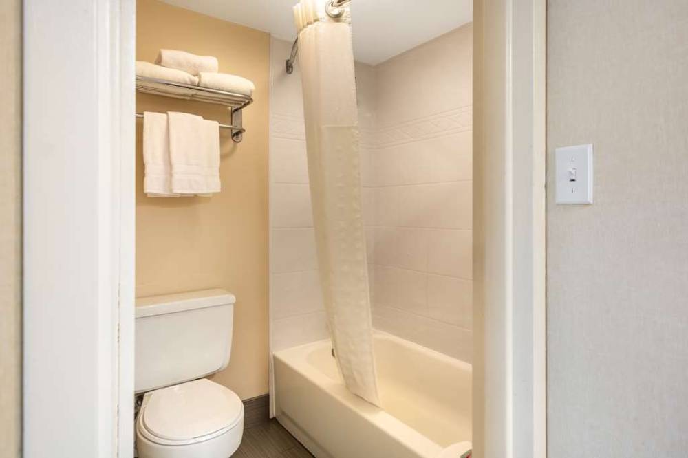 Best Western Braintree Inn 10
