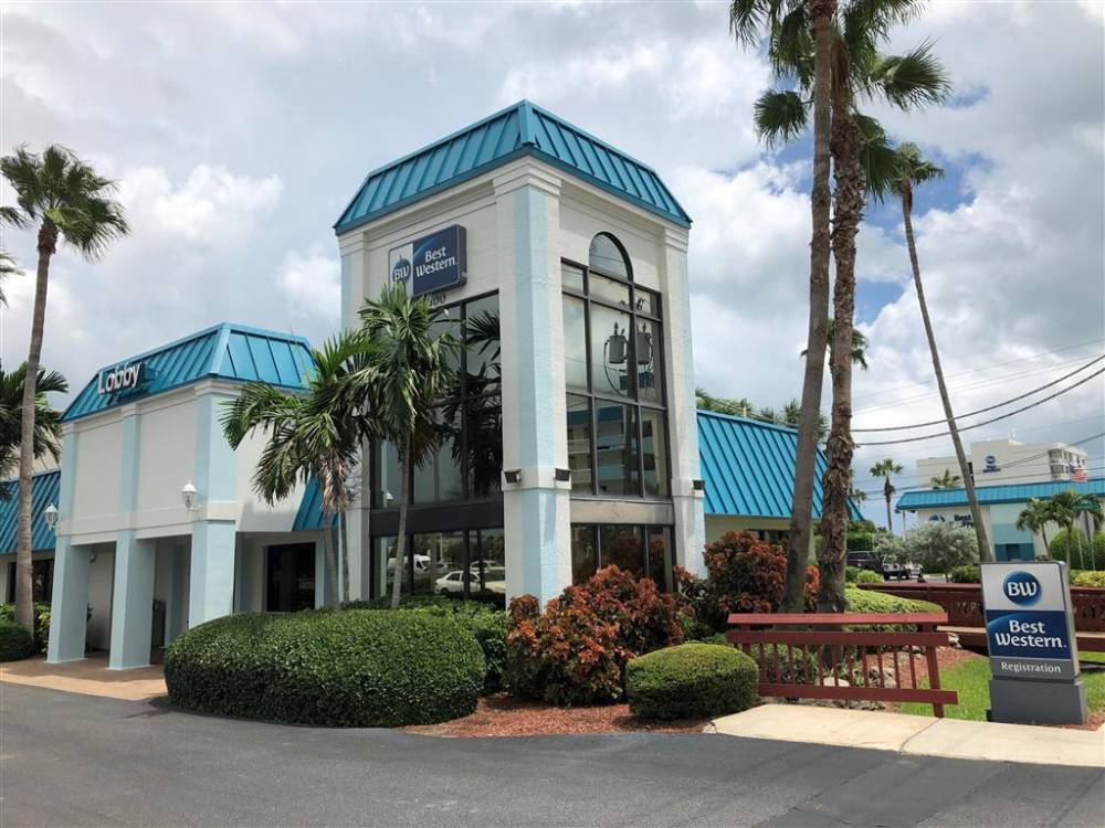 Best Western Cocoa Beach Hotel & Suites 2