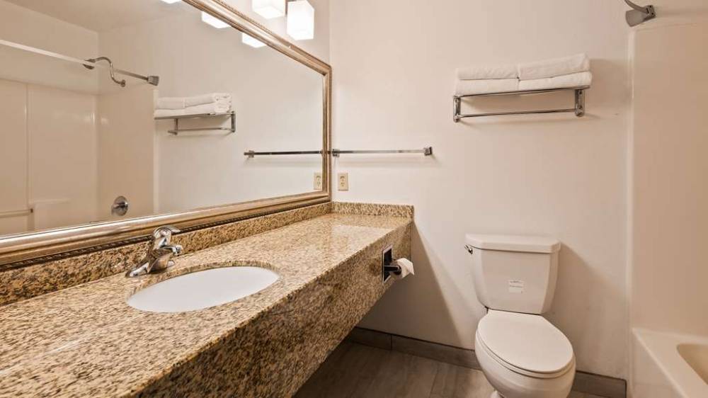 Best Western Inn & Suites - Midway Airport 7