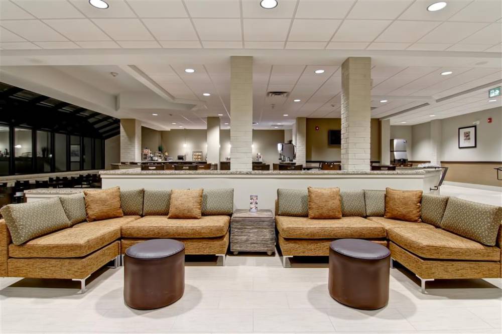 Best Western London Airport Inn & Suites 3