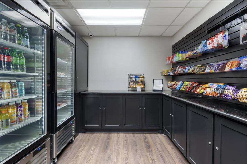 Best Western Plus Arlington North Hotel & Suites 5