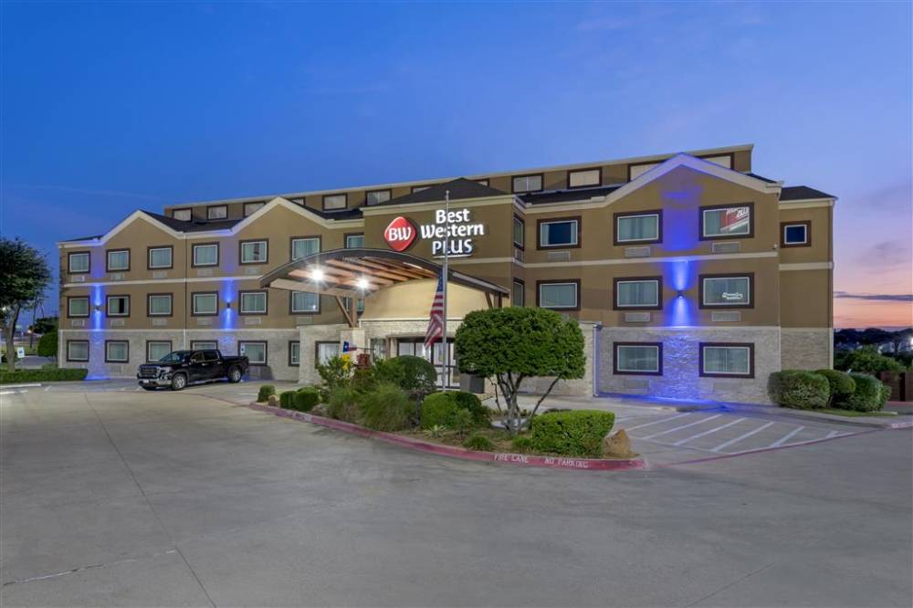 Best Western Plus Arlington North Hotel & Suites