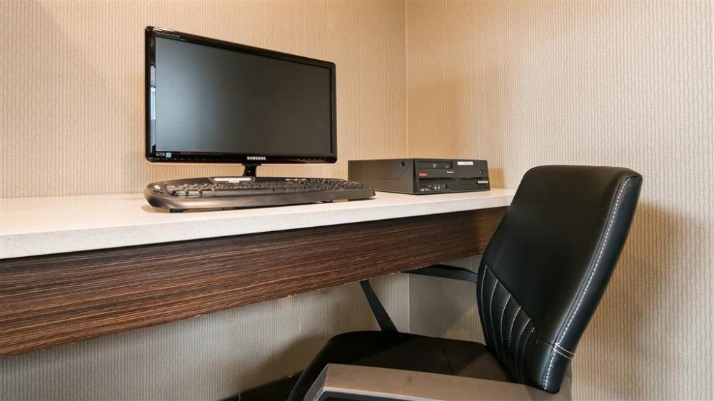 Best Western Plus Burnaby Hotel 3