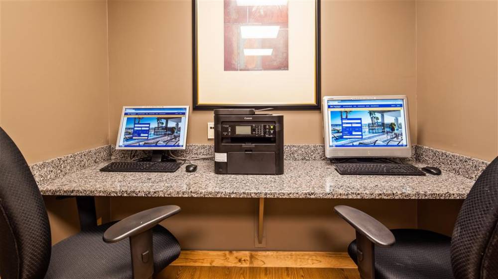 Best Western Plus Executive Court Inn & Conference Center 5
