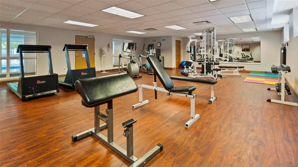 Best Western Plus Executive Court Inn & Conference Center 6