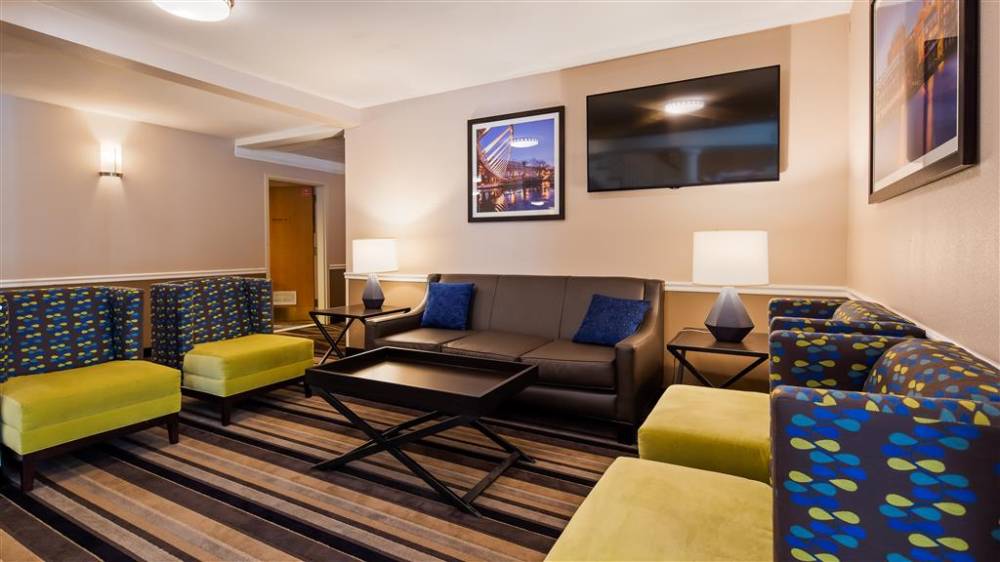 Best Western Plus Executive Court Inn & Conference Center 4