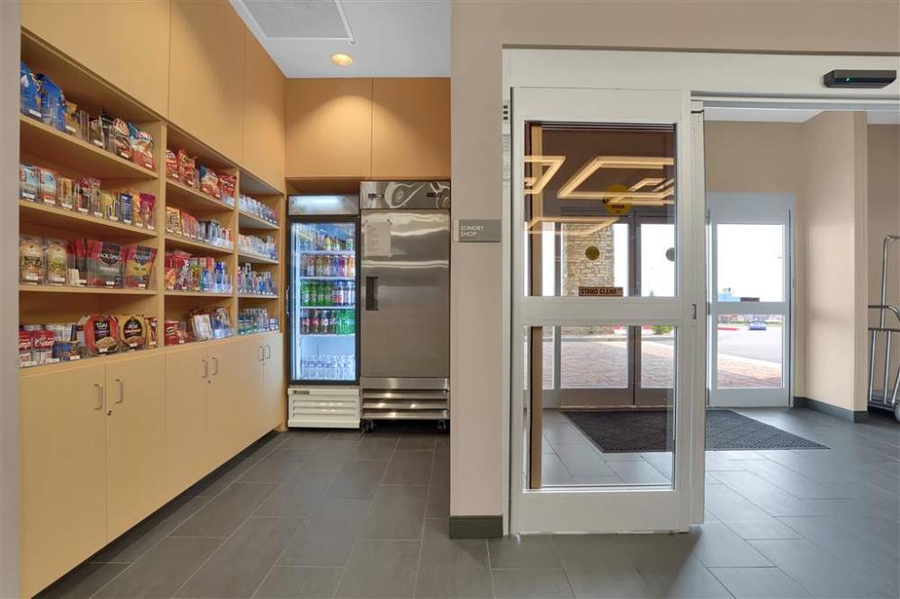 Best Western Plus Executive Residency Fillmore Inn 8